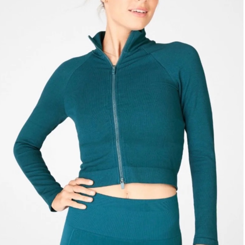 Fabletics Kinsley Simple Cropped Seamless Jacket